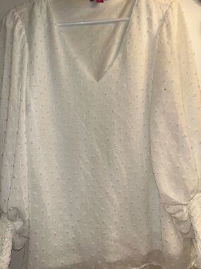 Vince Camuto Cream Textured V-Neck Puff Sleeve Blouse